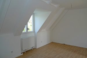 Reihenhaus Kleinhadern Wohnhaus Baustelle Zimmer Boden verlegen Dachschräge