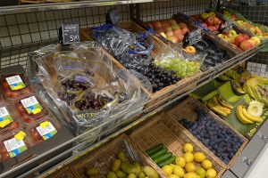 Feinkostladen Senioren-Wohnstift Ainring Laden Auslage Obst